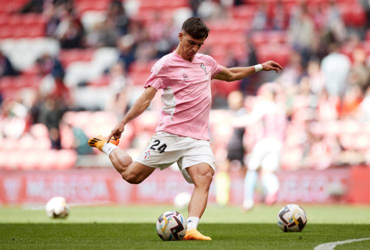 Gabri Veiga si riscalda prima di iniziare il match - foto LaPresse - Fattidipallone.it