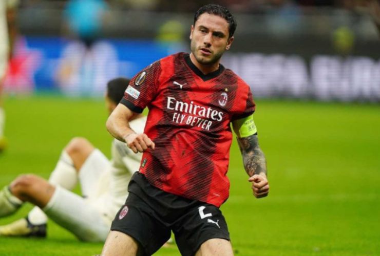 Davide Calabria in campo con la maglia del Milan - foto LaPresse - Fattidipallone.it