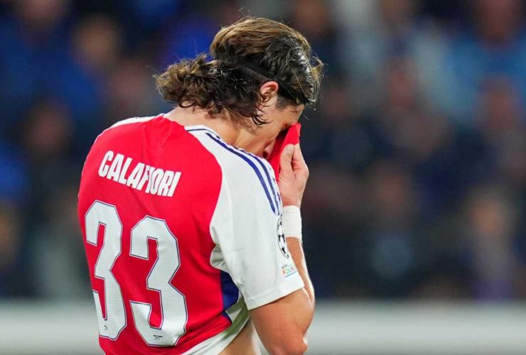 Riccardo Calafiori in campo con la maglia dell'Arsenal in Premier - foto LaPresse - Fattidipallone.it