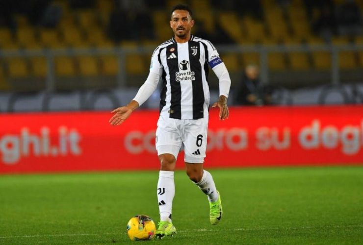 Danilo in campo con la maglia della Juventus - foto LaPresse - Fattidipallone.it