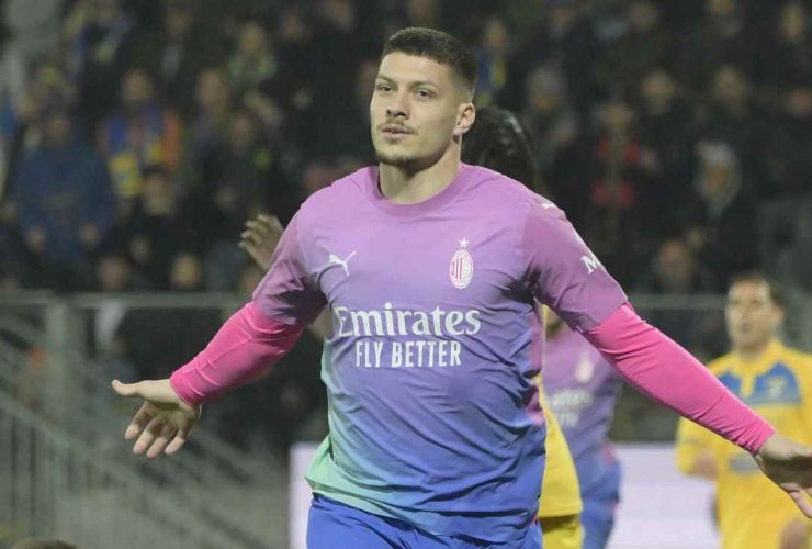 Luka Jovic esulta col Milan - foto LaPresse - Fattidipallone.it