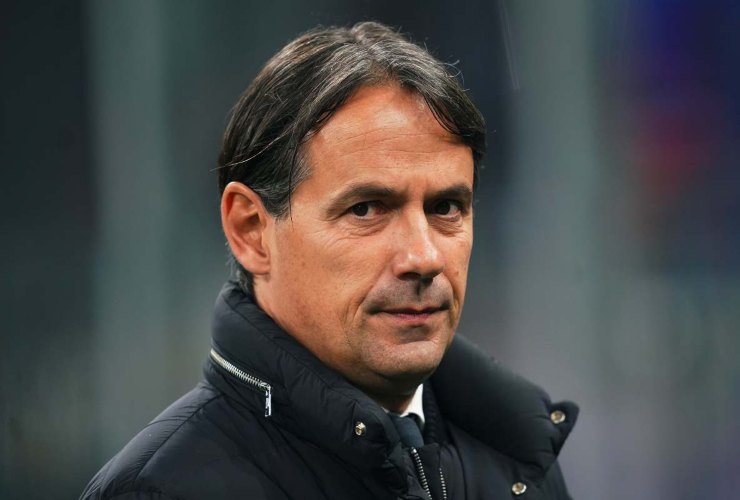 Simone Inzaghi con sguardo attento - foto LaPresse - Fattidipallone.it