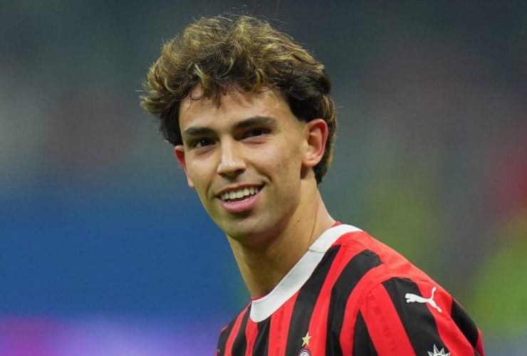 Joao Felix sorride in campo con il Milan - foto LaPresse - Fattidipallone.it