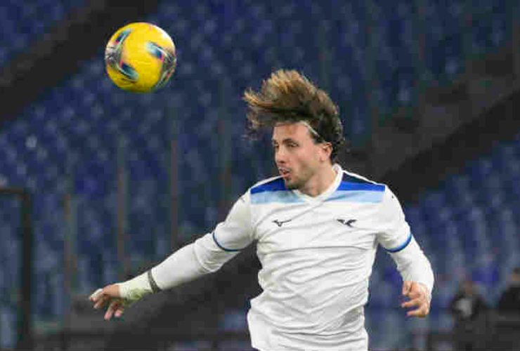 Luca Pellegrini in campo con la maglia della Lazio - foto LaPresse - Fattidipallone.it