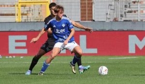 Nico Paz in campo con la maglia del Como – foto LaPresse – Fattidipallone.it