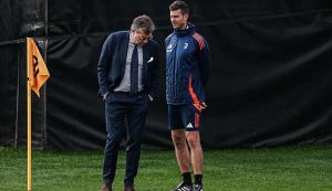 Cristiano Giuntoli e Thiago Motta – foto LaPresse – Fattidipallone.it