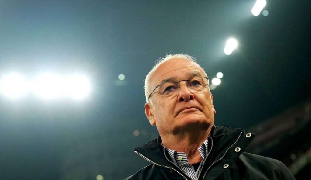 CON TE VINCIAMO LO SCUDETTO | Ranieri gli lascia le chiavi dello spogliatoio: ecco il nuovo allenatore